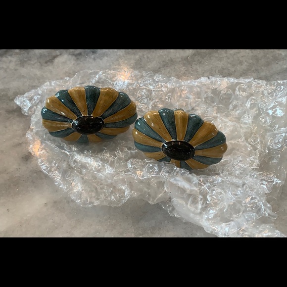 Hand painted door knobs - Picture 3 of 3